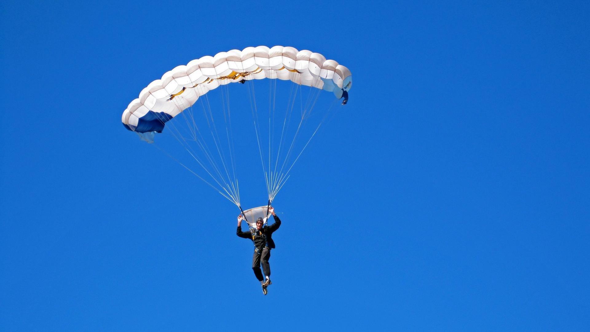 70岁老人古剑追梦,古稀之年执剑柄,誓战世锦赛舞台