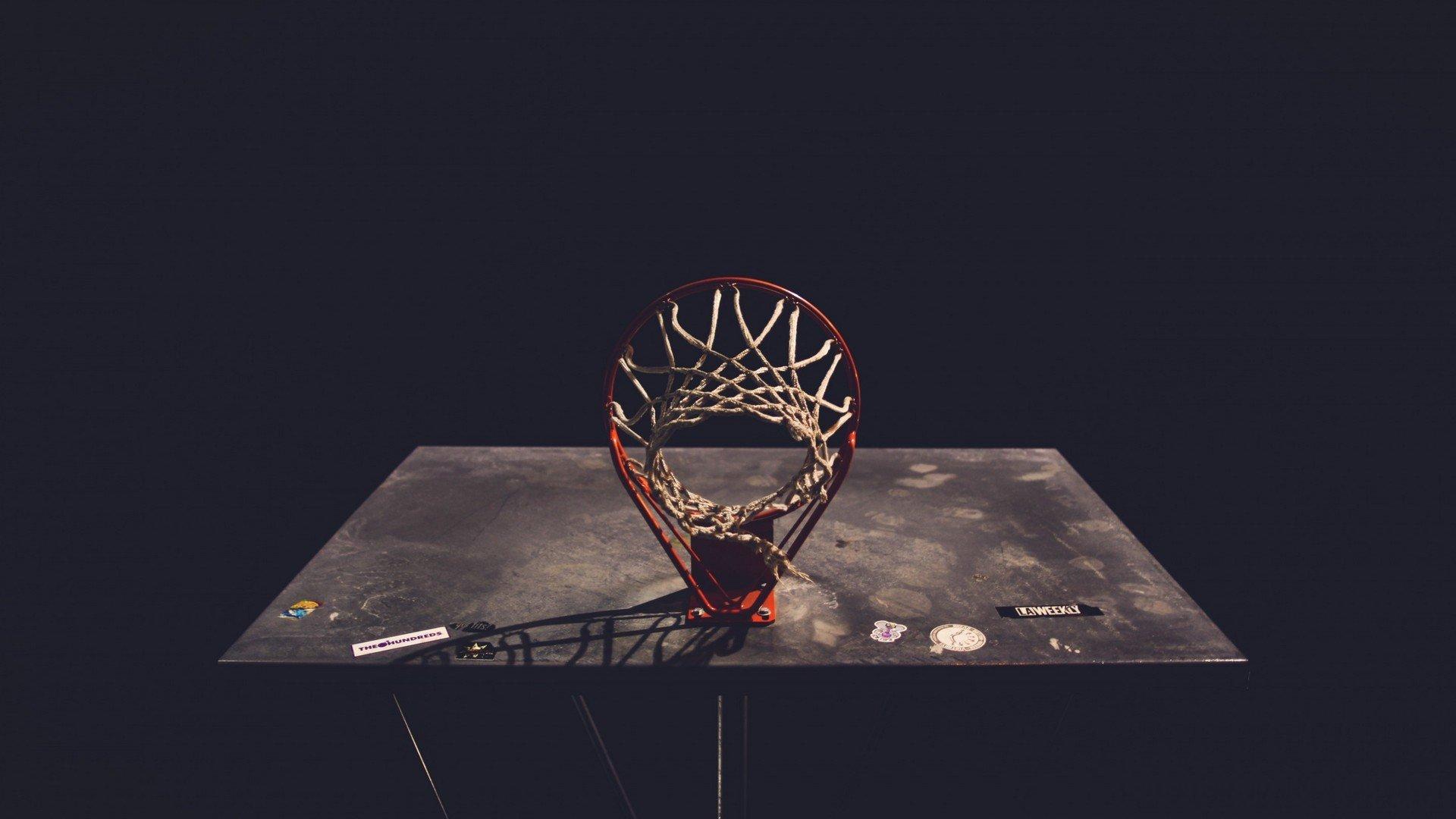 甘伯杯盛宴,巴萨五球横扫科莫,新星费尔明与亚马尔双双闪耀梅开二度