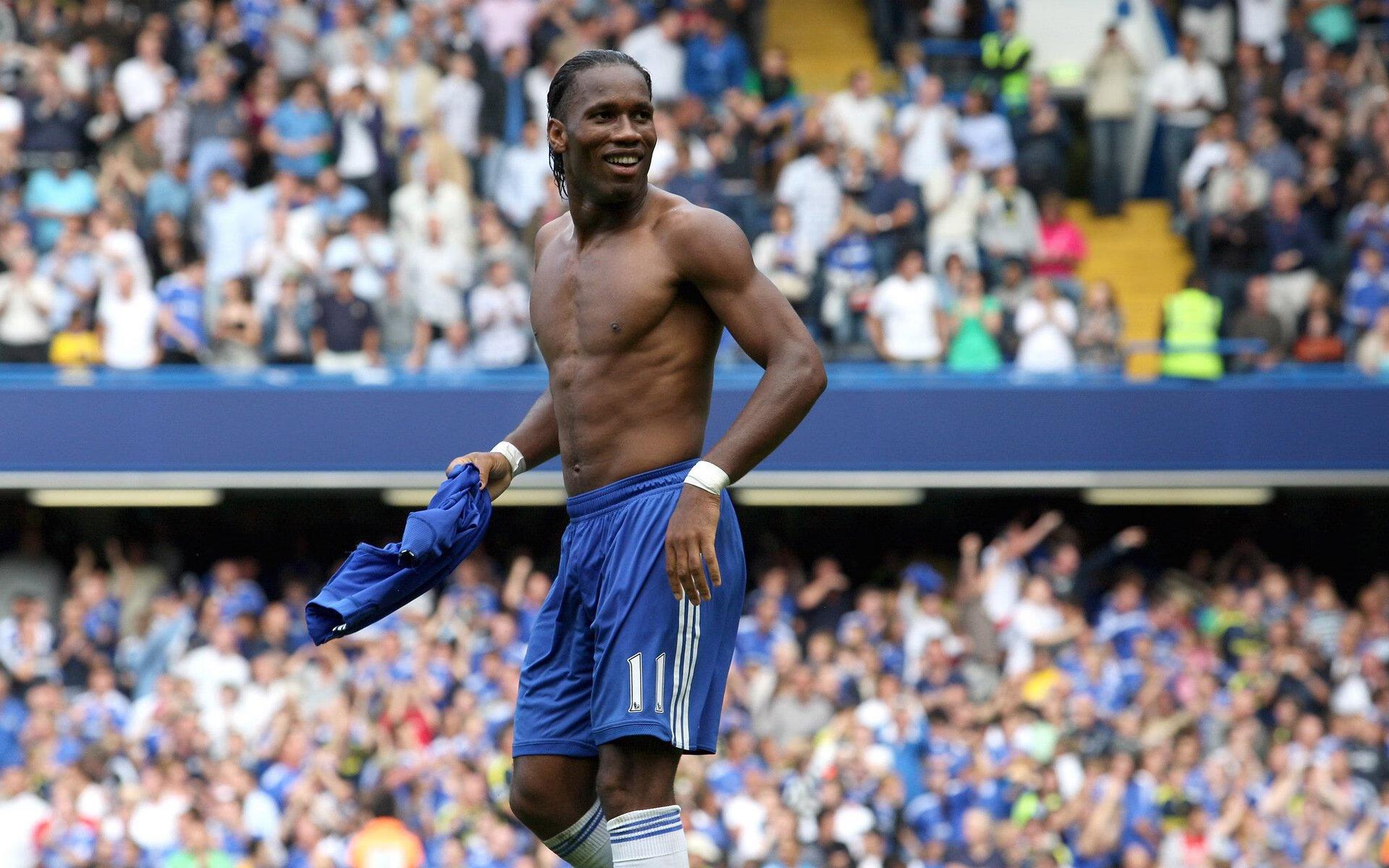 足协杯第三日综述,海港泰山双双大胜晋级,克雷桑上演帽子戏法点燃赛场